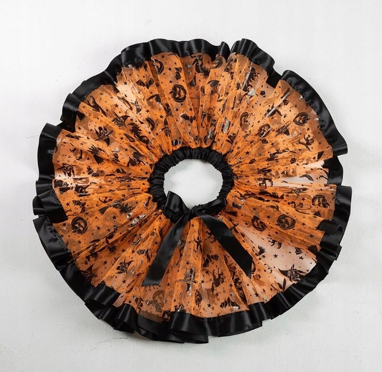 Raganaitės kostiumas, 4 dalys 5 Raganaitės kostiumas, 4 dalys