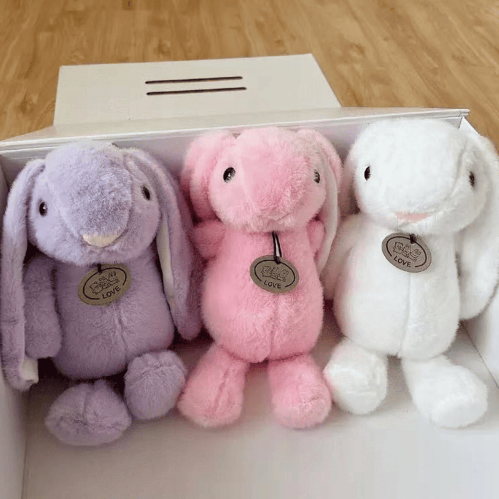 Pliušinis zuikis, 25 cm. 1 Pliušinis zuikis, 25 cm.