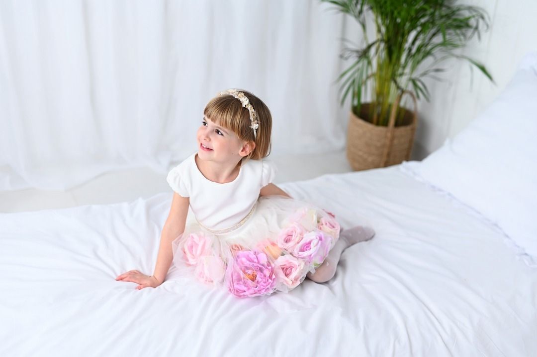 Balta proginė suknelė mergaitei su gėlėmis, 98-158 cm. 9 Balta proginė suknelė mergaitei su gėlėmis, 98-158 cm.