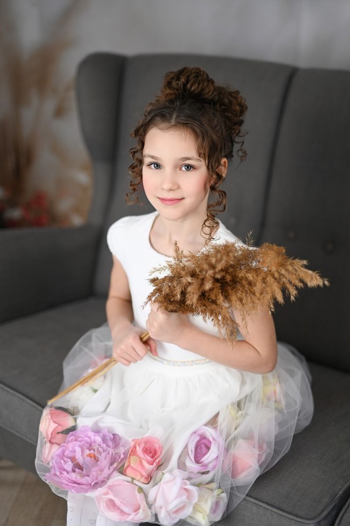 Balta proginė suknelė mergaitei su gėlėmis, 98-158 cm. 8 Balta proginė suknelė mergaitei su gėlėmis, 98-158 cm.