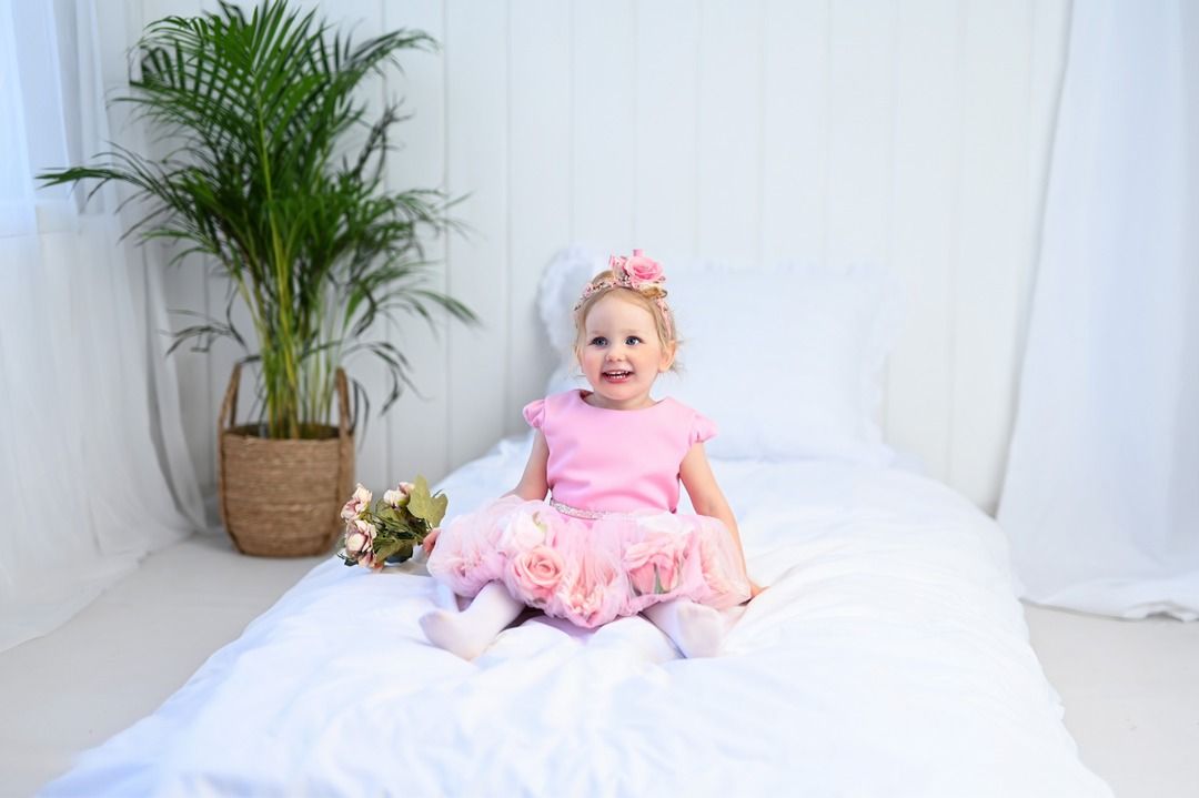 Proginė suknelė mergaitei su gėlėmis, 98-140 cm. 7 Proginė suknelė mergaitei su gėlėmis, 98-140 cm.